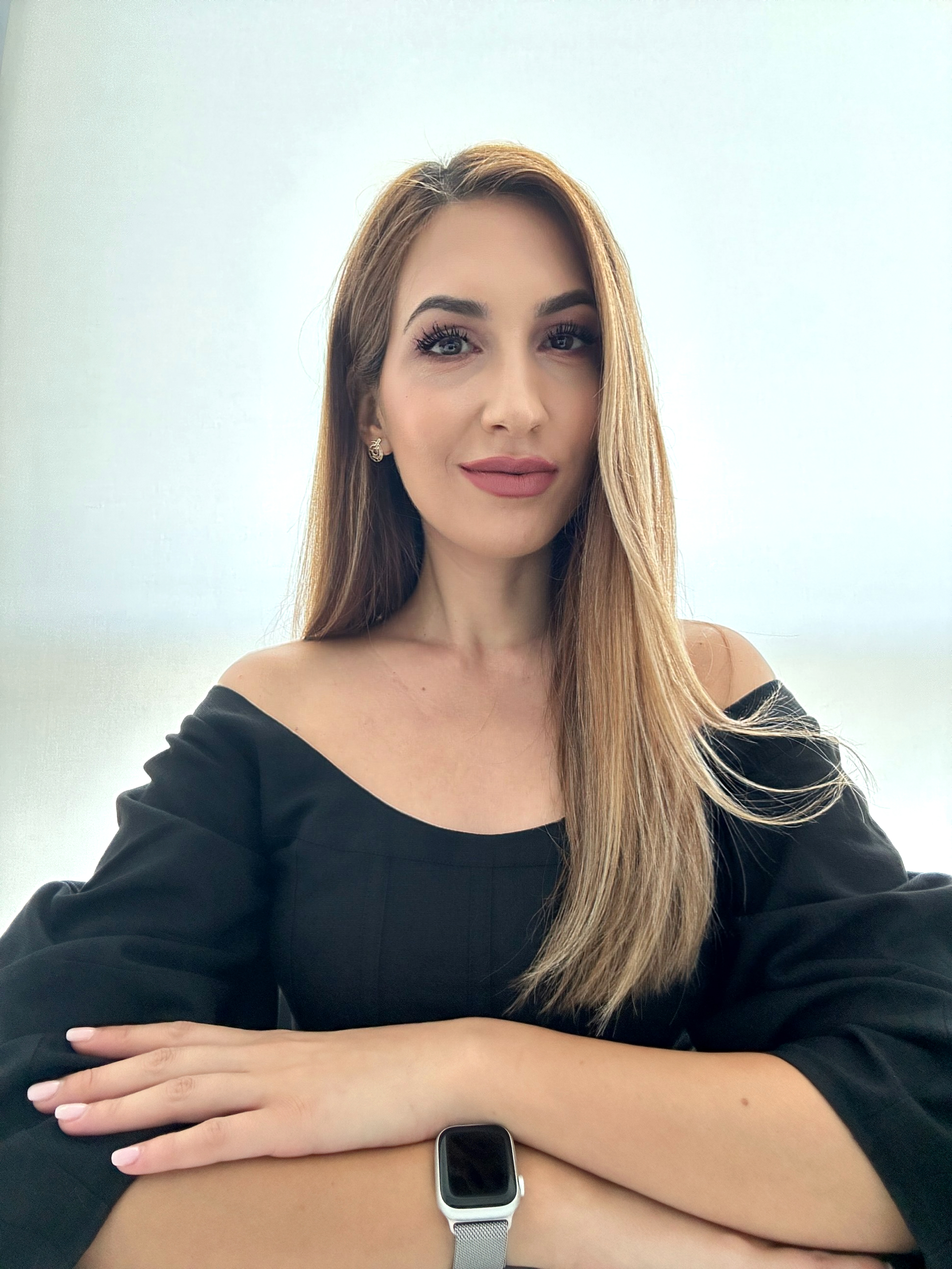 Meet Alina Mihaela Popa – CCO of Iconic21 Alina Mihaela Popa, Diretora Comercial da Iconic21